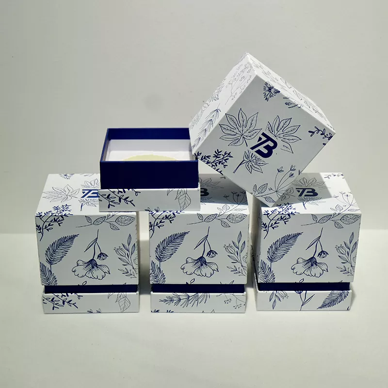 Ce materiale sunt folosite pentru a face cutii cadou cu capace?