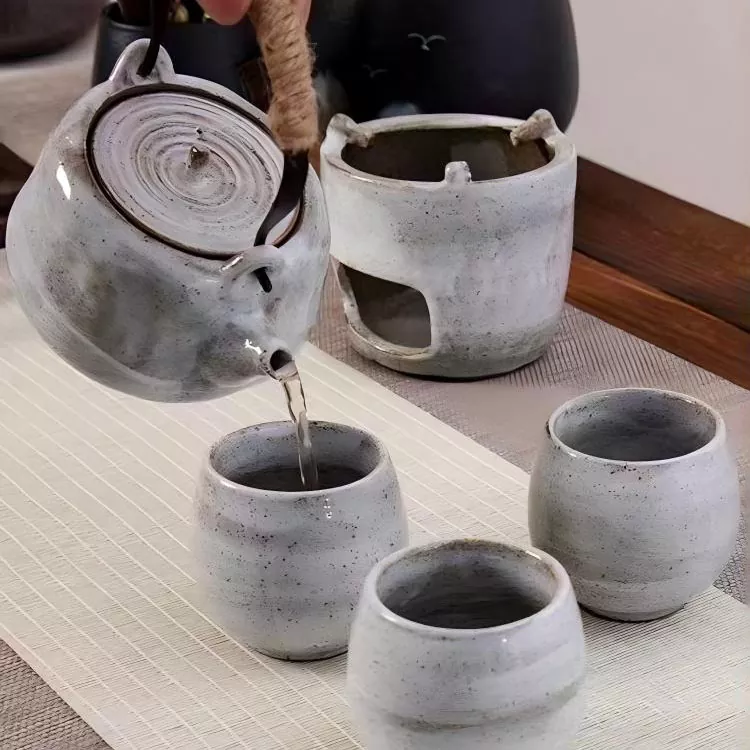 Set tradițional de ceai cu ceainică